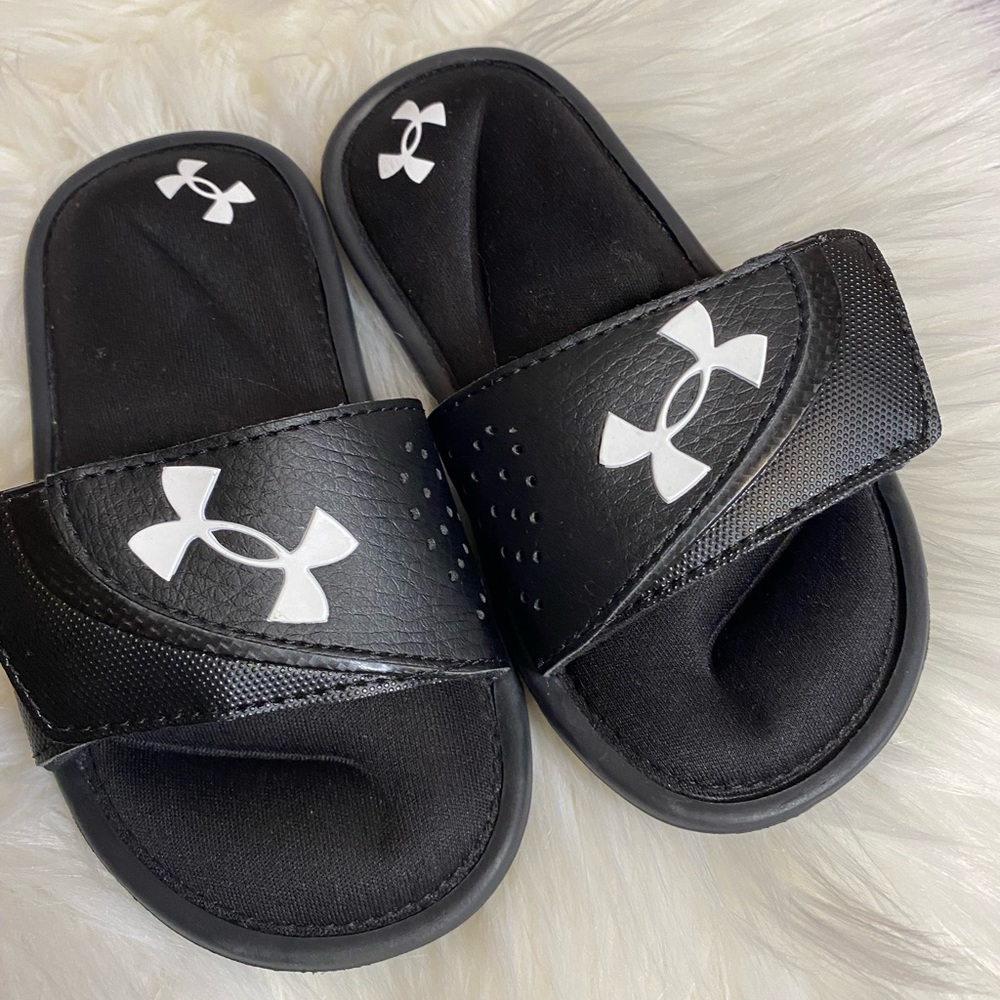 Under Armour Ignite Vi slides kids